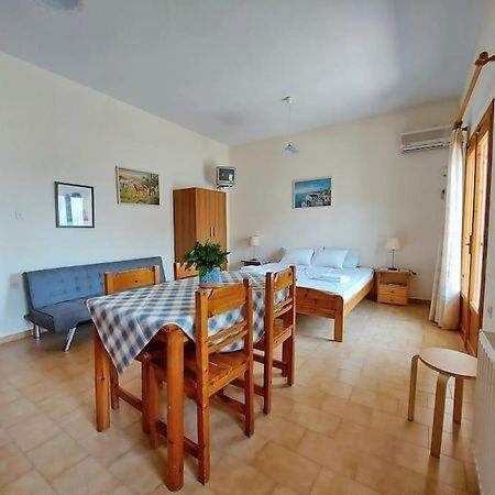 Selfcatering -Studio Helen No 7 Xiropigado Luaran gambar