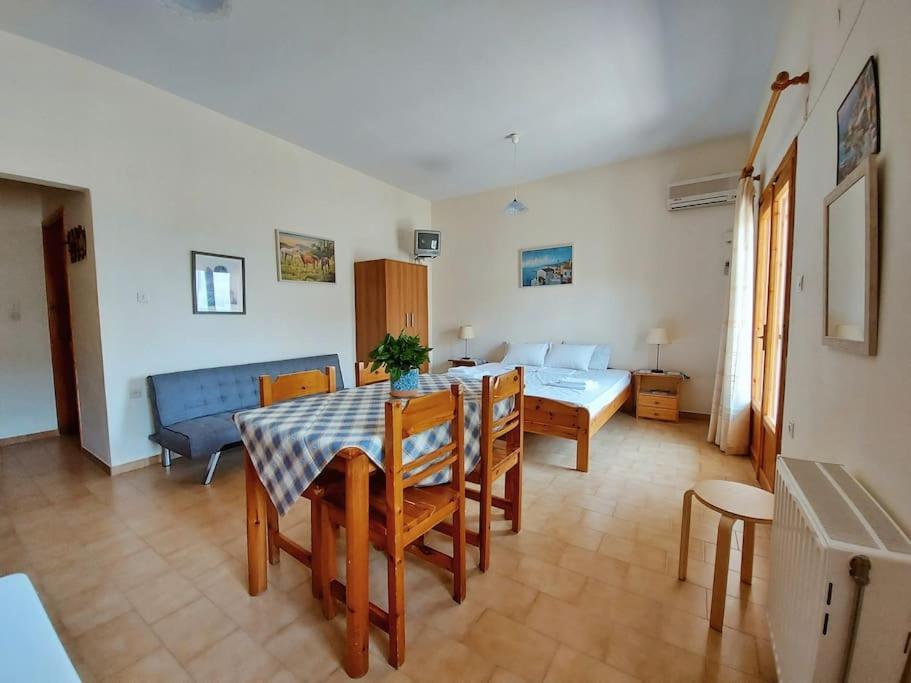 Selfcatering -Studio Helen No 7 Xiropigado Luaran gambar