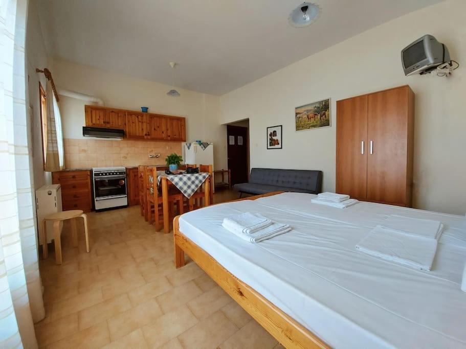 Selfcatering -Studio Helen No 7 Xiropigado Luaran gambar